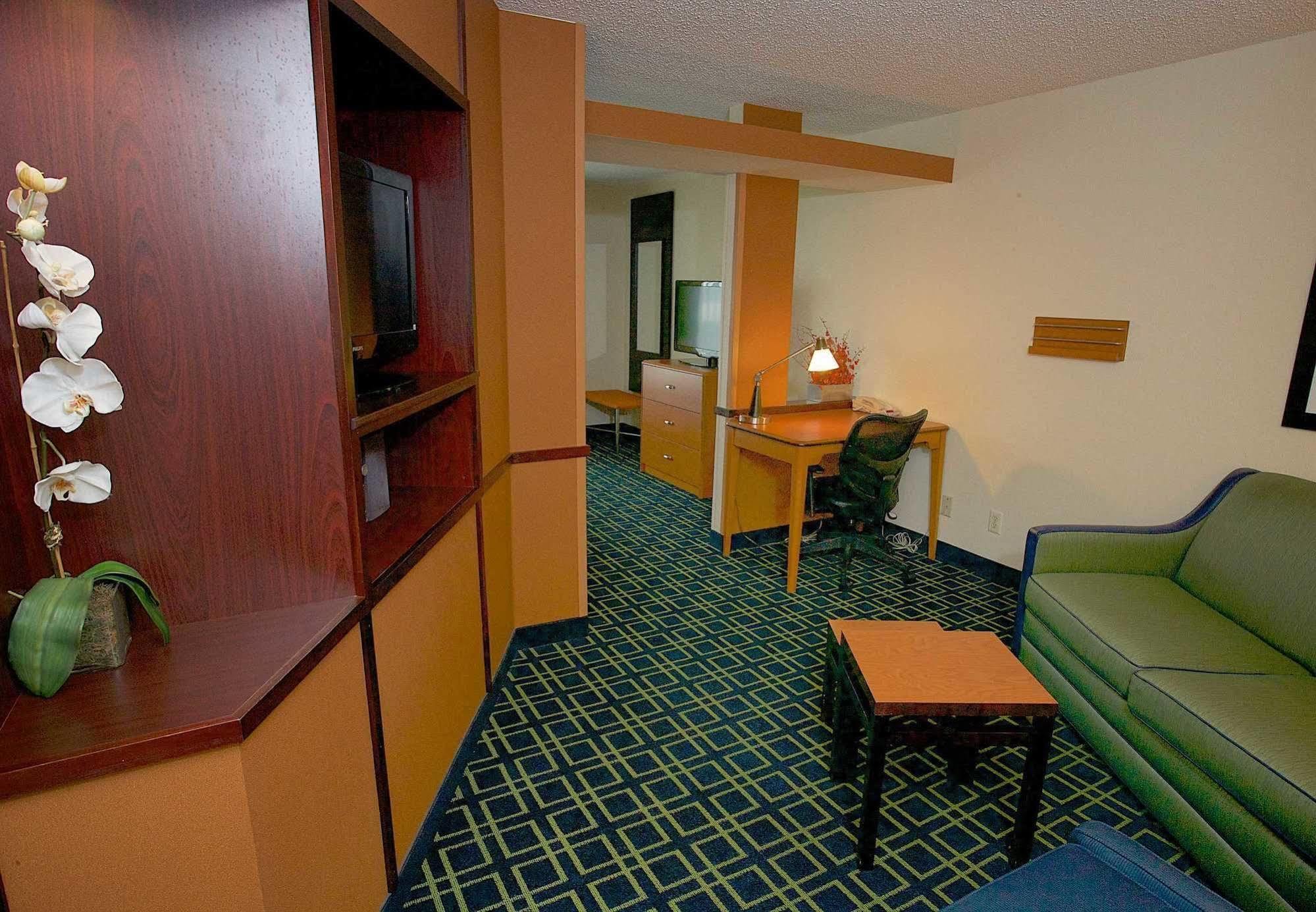 Fairfield Inn And Suites Белойт Экстерьер фото